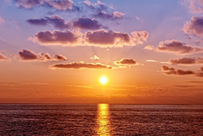 Zonsondergang op Ligurische Zee  van Arja Schrijver Fotografie