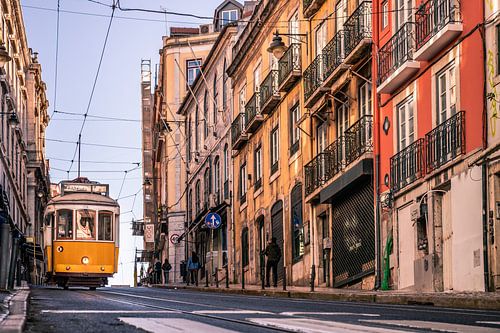 Historische tram 28 in Lissabon, Portugal