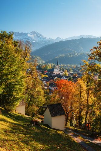 Garmisch-Partenkirchen in autumn with beautiful autumn colours, parish church Maria Himmelfahrt, Wet