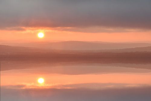 Een zonsopgang op een herfstmorgen