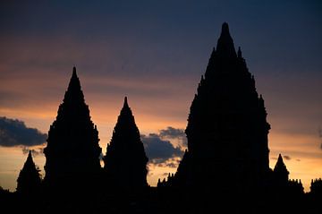 Indonesia weather Prambanan zonsondergang van Richard Wareham