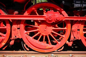 Red wheel of a steam locomotive type 50 3562-1