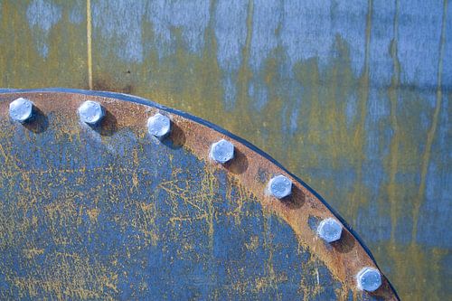 abstrait avec rouille et boulons