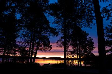 Zonsopkomst bij het Menesjärvimeer in Lapland van HylkoPhoto