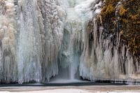 Chute d'eau gelée