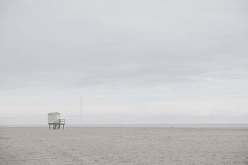 lonely beach van Nienke Stegeman