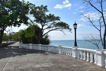 The walk along the canal