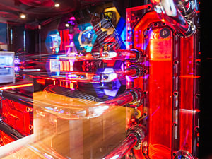 Orange Beleuchtung des Mainboards