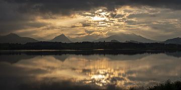 Silence doré au-dessus du Hopfensee sur Walter G. Allgöwer