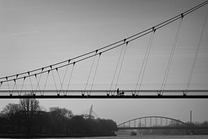 Spaziergang auf der Dafne-Schippers-Brücke in Utrecht