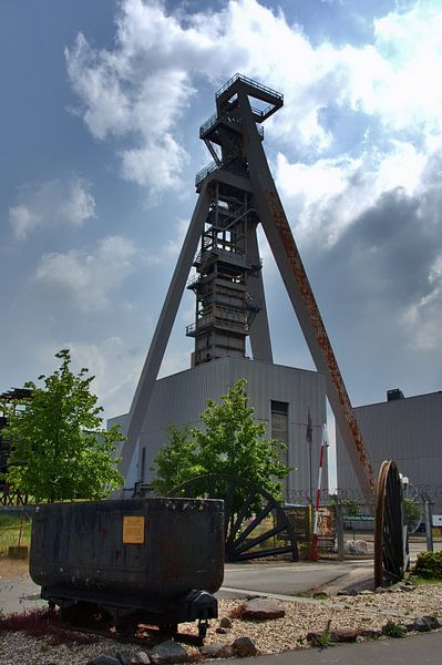 Hugo kronkelende toren van Edgar Schermaul