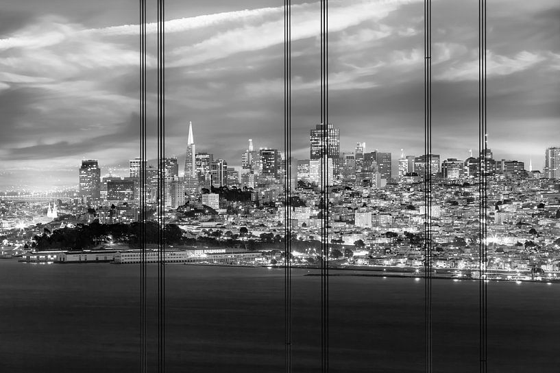 SAN FRANCISCO skyline in de avond | Monochroom van Melanie Viola