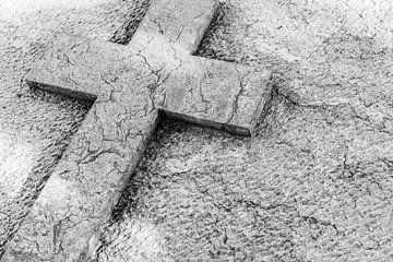 Begraafplaats grafsteen met stenen kruis achtergrond van Alex Winter
