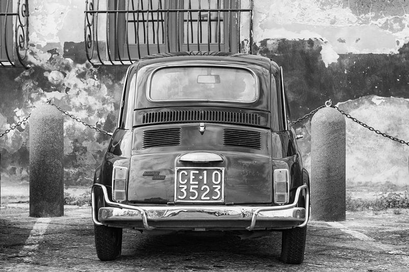 Fiat 500 oldtimer in Italië. van Ron van der Stappen