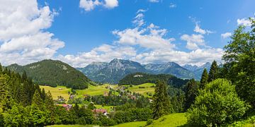 Tiefenbach in de Allgäu van Walter G. Allgöwer