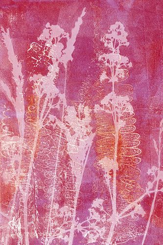Abstract botanisch. Bloemen, planten en grassen in pastel roze, magenta, rood, roest