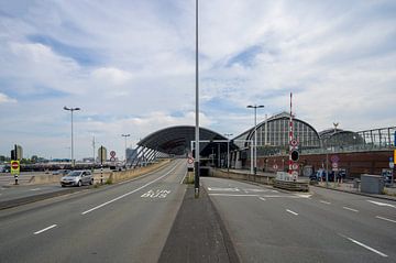Busstation Amsterdam  Centraal van Peter Bartelings