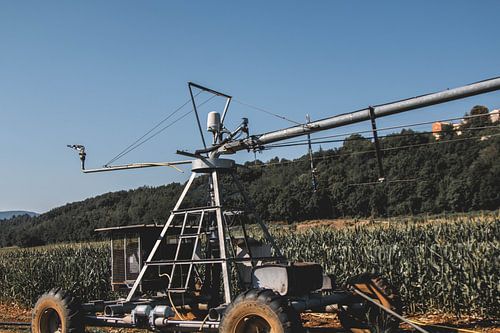 Moderne irrigatie op het Franse platteland