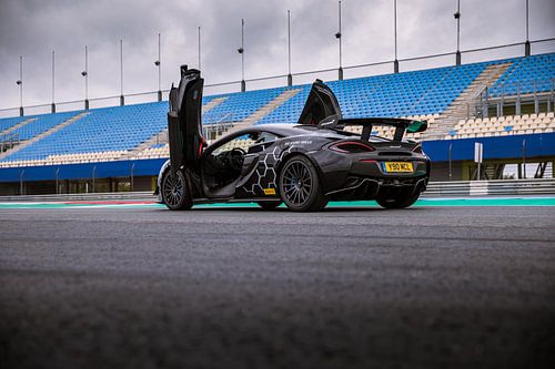 Mclaren 620R - Supertest Autovisie Assen