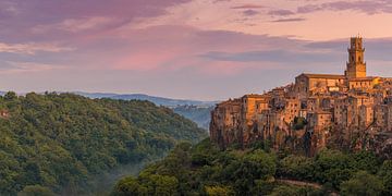 Sunrise in Pitigliano by Henk Meijer Photography