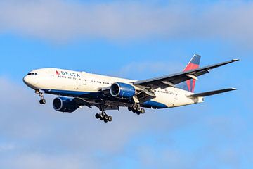 Landende Delta Airlines Boeing 777-200. van Jaap van den Berg