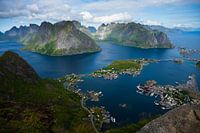 Vue aérienne de Reine, Lofoten en Norvège