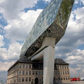 Havengebouw Antwerpen kleur van Jolanda van Eek en Ron de Jong