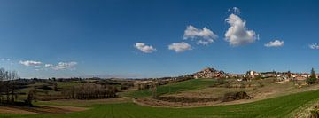 Panorama van dorp in Piemonte, Italië