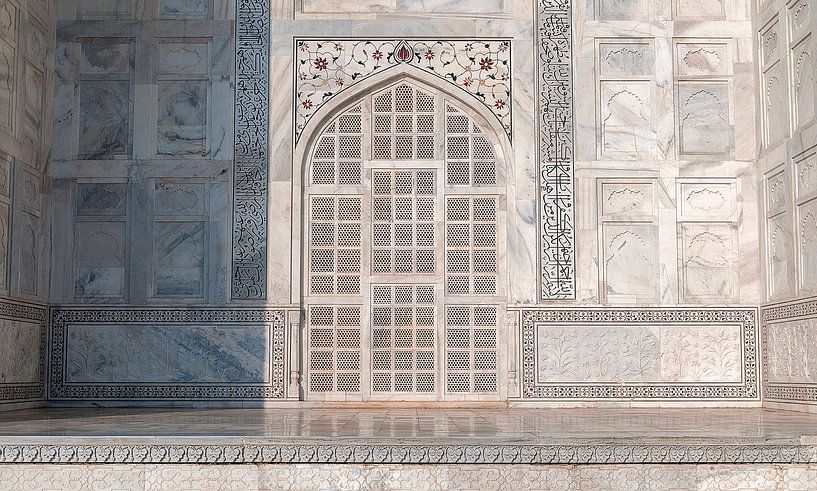Agra: Taj Mahal by Maarten Verhees