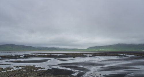 Ijsland - Vulkanische zwarte lavagrond in het zuiden van Ijsland
