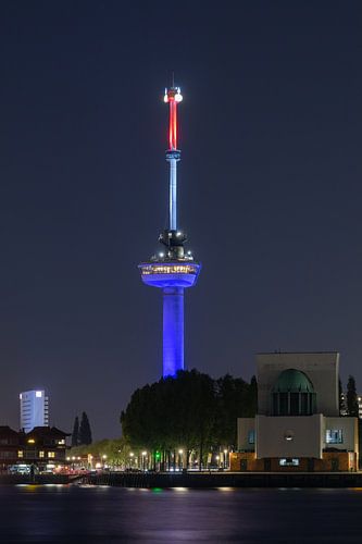 De Euromast in Rotterdam in Rood, Wit, Blauw 