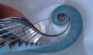 escalier en colimaçon sur Corrie Ruijer