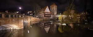 Panorama des bâtiments sur la rivière Pegnitz et des ponts de Nuremberg