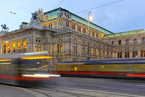 Lichtspuren in Wien von Patrick Lohmüller
