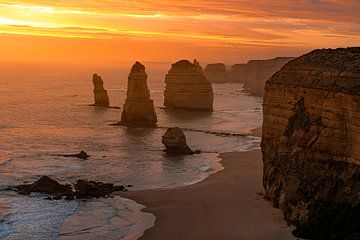 12 apostles tijdens zonsondergang Australie.