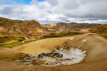Kleurrijke bergen rond Landmannalaugar in IJsland van Sjoerd van der Wal