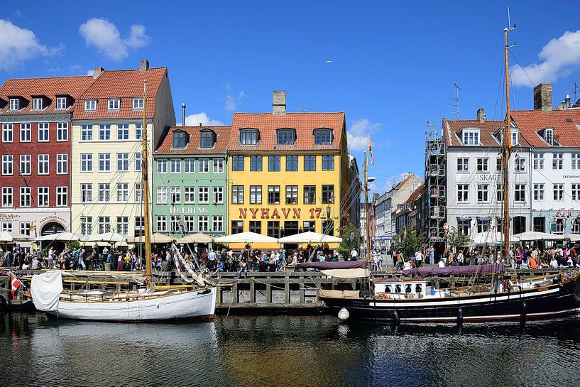 Nyhavn 17 by Frank's Awesome Travels