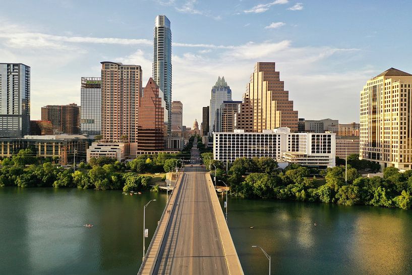 Austin by Hello Pompoyo