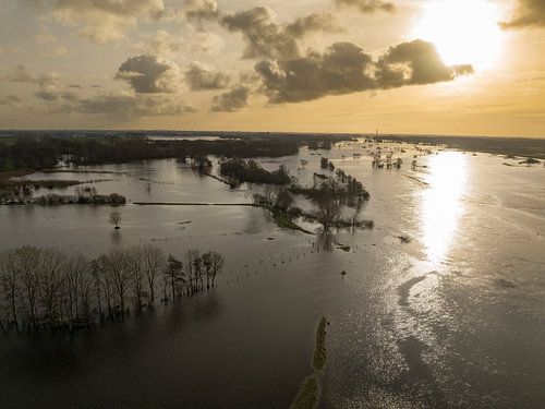 Vecht overstroming bij Zwolle van boven gezien