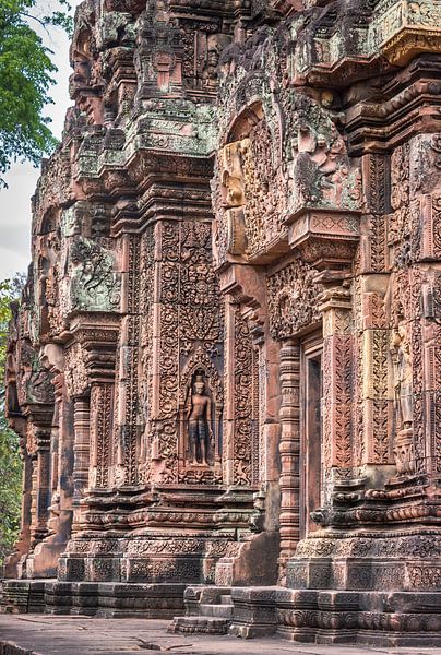 Temple Banteay Srei, Cambodia by Rietje Bulthuis