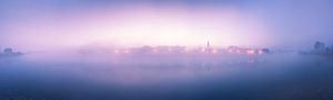 Zutphen skyline in het mist