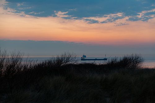 boot vaart zon achterna van Hartsema fotografie