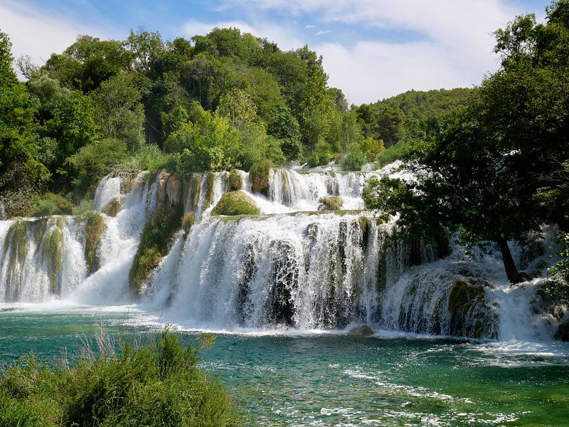 Waterval in Krka Nationaal Park Krka Kroatië van Judith van Wijk