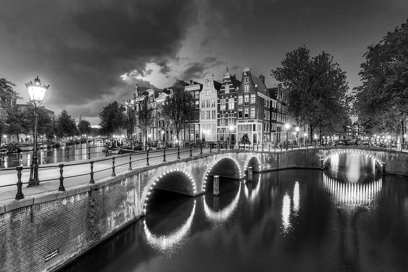 Keizersgracht lantaarn in de avond von Dennis van de Water