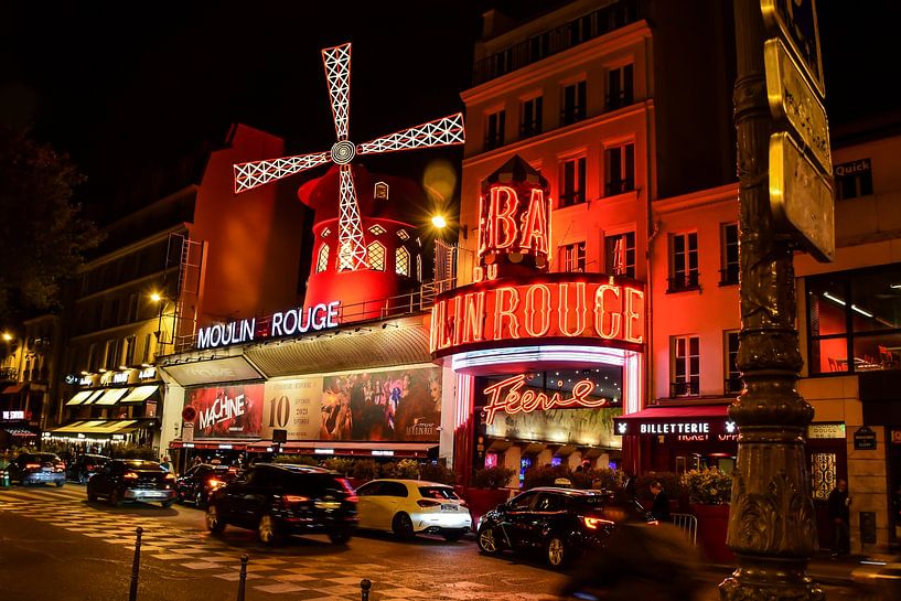 Moulin Rouge in Paris by Bianca  Hinnen