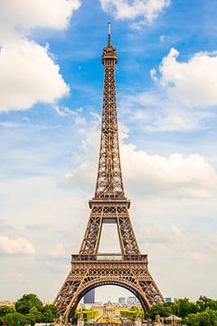 The Eiffel Tower in Paris by Günter Albers