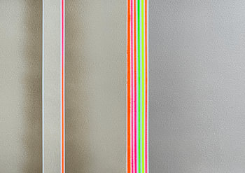 Cluster – Neon-Streifen-Poster in Grün, Gelb, Rosa und Orange