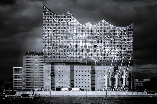 Waves of glass and history