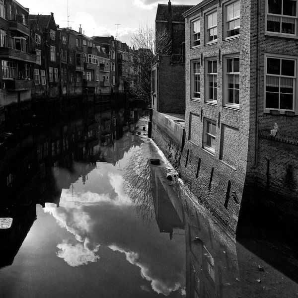 Dordrecht Voorstraathaven 1968 by Dordrecht van Vroeger
