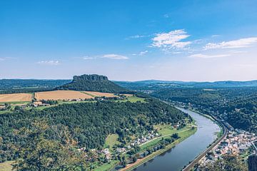 Tafelberg Blick von der Festung Königstein über die Elbe von Jakob Baranowski - Photography - Video - Photoshop